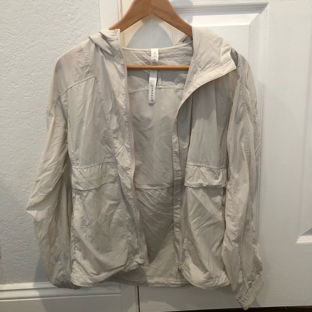 Lululemon windbreaker jacket